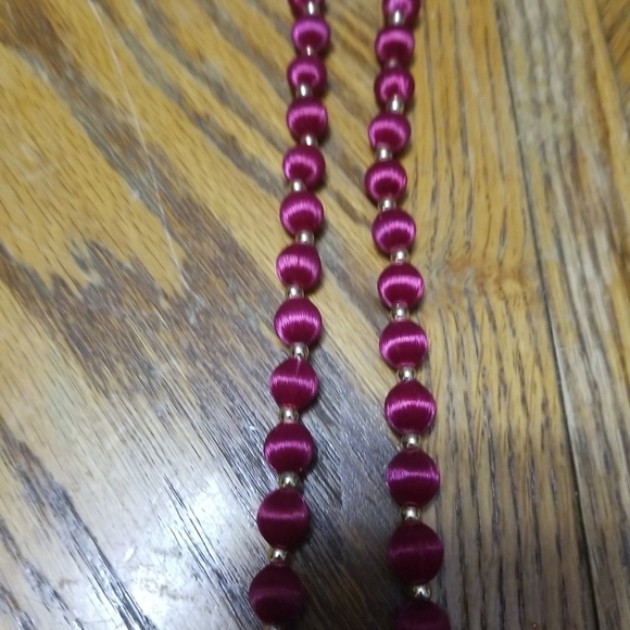 Vintage silk thread wrapped beads - Picture 3 of 4